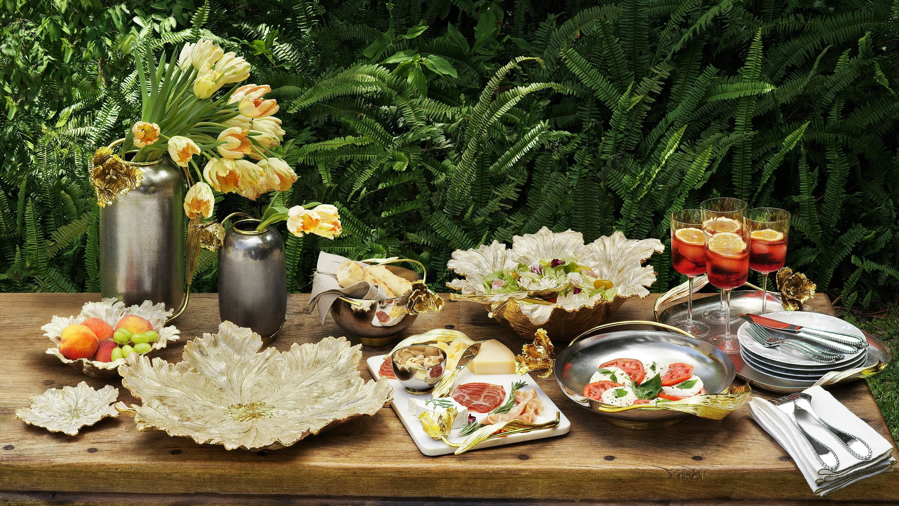 Tulip Cheeseboard with Knife